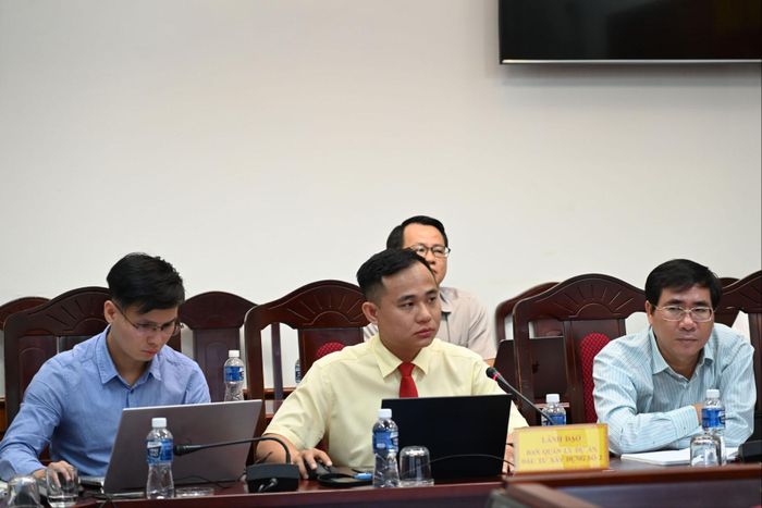 Tập đoàn BCONS - đại diện đơn vị tư vấn báo cáo tại cuộc họp