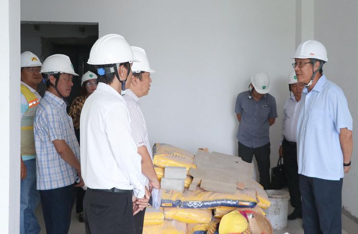 Phó Chủ tịch UBND tỉnh Lâm Đồng Nguyễn Minh kiểm tra tiến độ Dự án Chung cư Sông Cà Ty