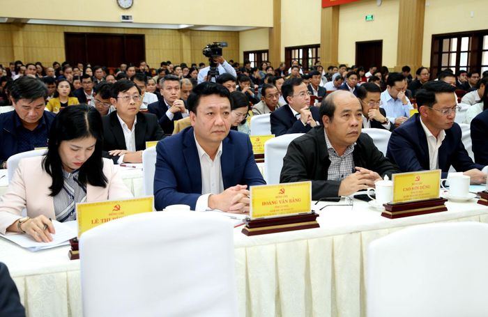 Các đại biểu tham dự hội nghị