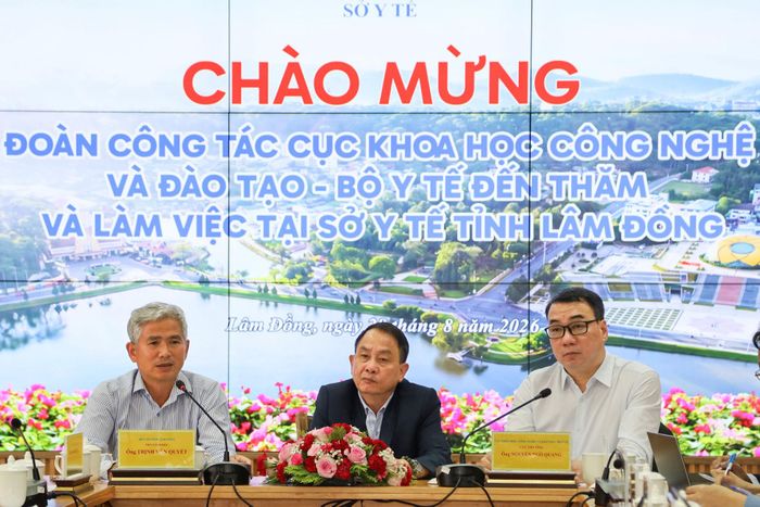 Các đại biểu chủ trì tại buổi làm việc