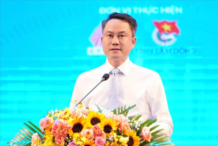 Đồng chí Nguyễn Kim Quy, Bí thư Ban Chấp hành Trung ương Đoàn, Phó Chủ tịch Thường trực Trung ương Hội Liên hiệp Thanh niên Việt Nam phát biểu tại lễ trao giải Hội thi Tin học trẻ toàn quốc lần thứ 32