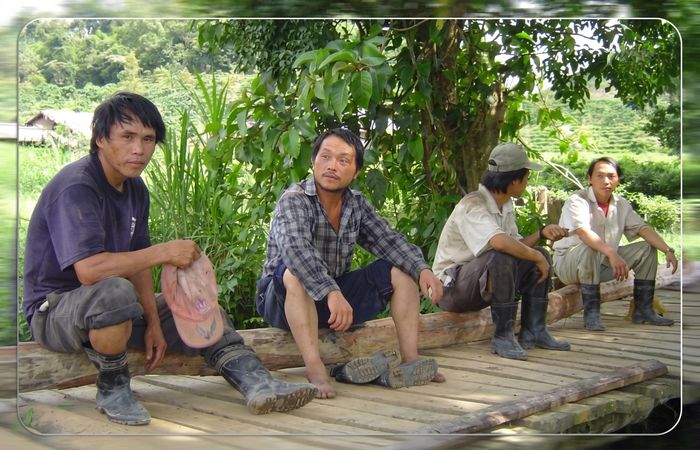 Những chàng trai Mông buổi đầu lập bản từ 2 thập niên trước