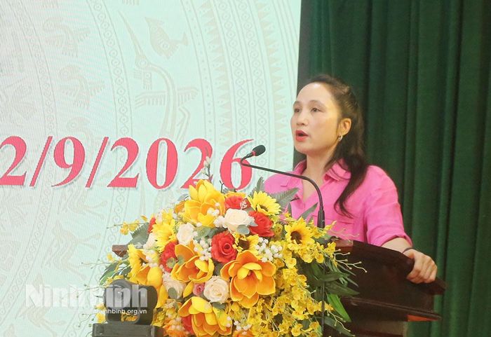 Lãnh đạo xã Liêm Hà phát biểu tại Lễ trao tặng. Ảnh: Tiến Đoàn