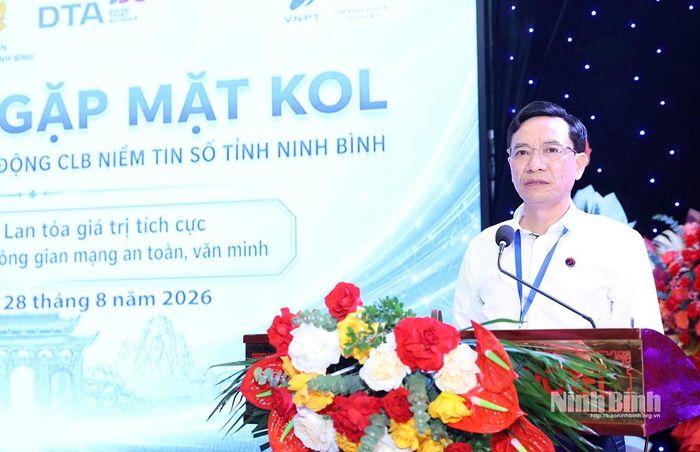 Đại tá Mai Đại Trưng, Phó Giám đốc Công an tỉnh phát biểu tại hội nghị.