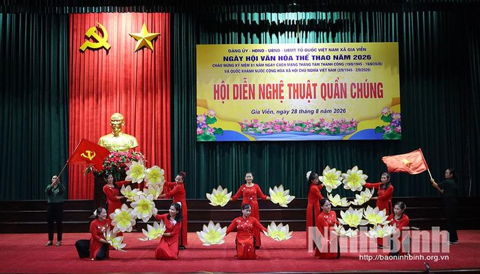 Các tiết mục tại Hội diễn nghệ thuật quần chúng .