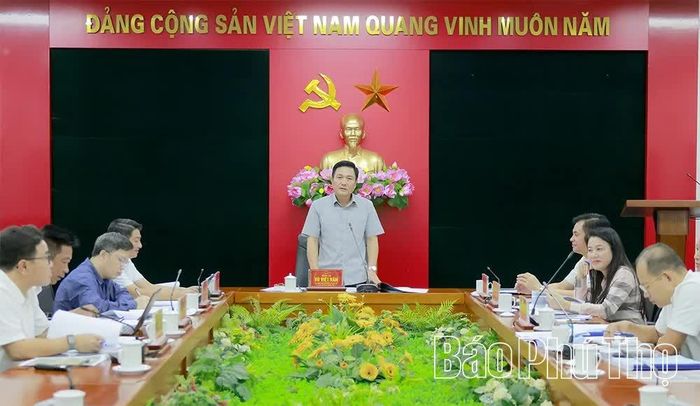 Đồng chí Phó Chủ tịch UBND tỉnh Vũ Việt Văn phát biểu chỉ đạo tại hội nghị.