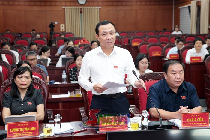 Đồng chí Nguyễn Đức Thành, Ủy viên Ban Thường vụ Tỉnh ủy, Trưởng ban Tổ chức Tỉnh ủy, phát biểu tham gia ý kiến tại Kỳ họp.