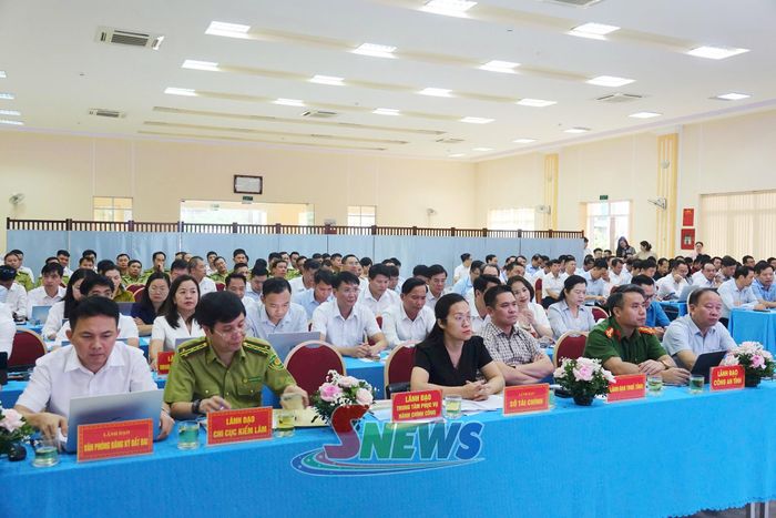 Các đại biểu dự hội nghị.