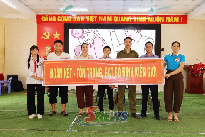 Phần thi tiểu phẩm của các đội thi.