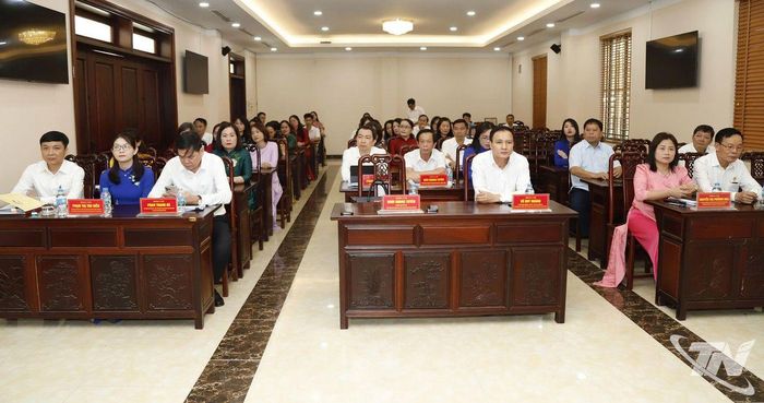 Đại biểu dự Hội nghị.
