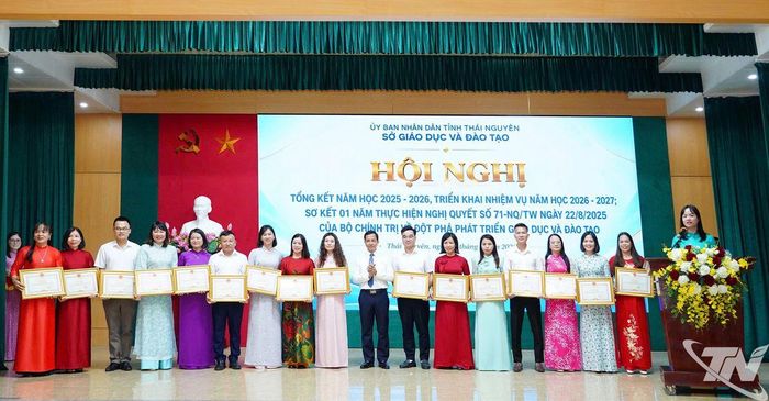 64 cá nhân được nhận Bằng khen của UBND tỉnh.