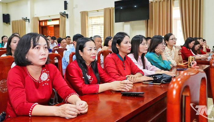 Các đại biểu dự Hội nghị.
