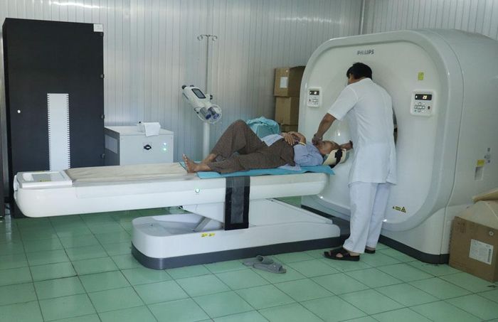 Chụp CT Scanner sọ não (TTYT Giồng Riềng)