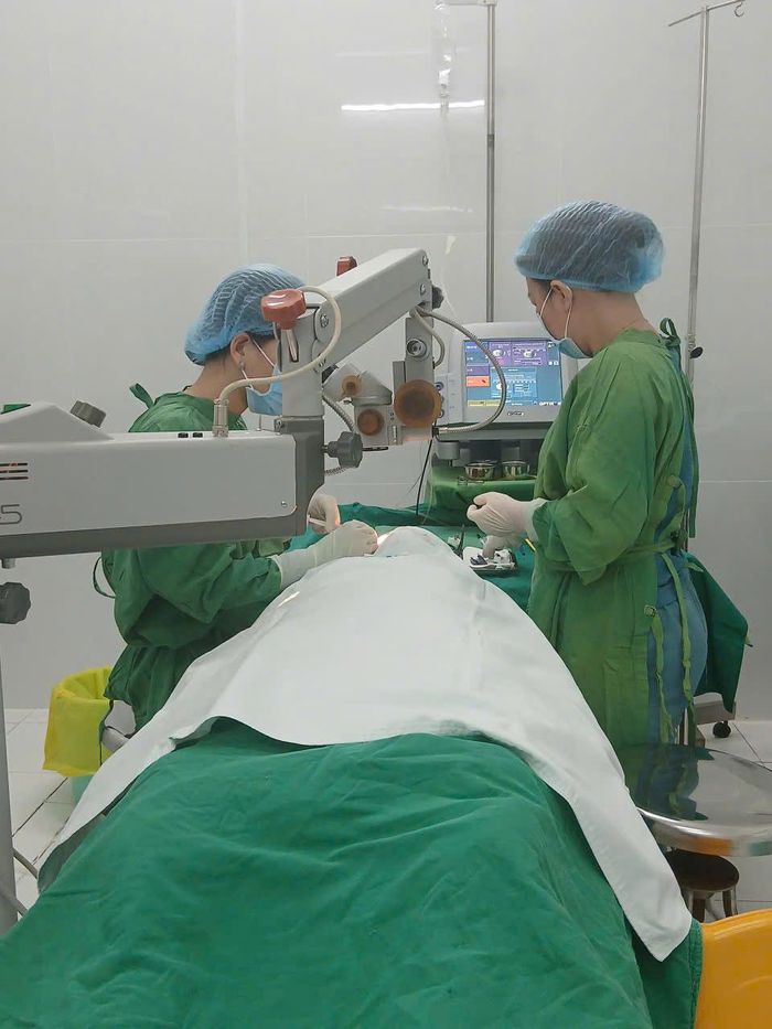 Phẫu thuật mọng thịt (TTYT Giồng Riềng)