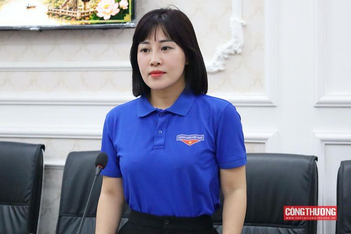 Bà Nguyễn Ngọc Tâm - Phó Chánh Văn phòng Cục Quản lý và Phát triển thị trường trong nước, Bí thư Đoàn Thanh niên Bộ Công Thương nhấn mạnh, chương trình là cầu nối để các cán bộ Đoàn gửi gắm tình cảm và sự tri ân tới cha mẹ