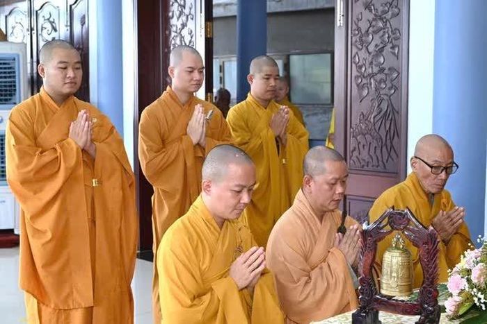Hành giả tác pháp Tự tứ 