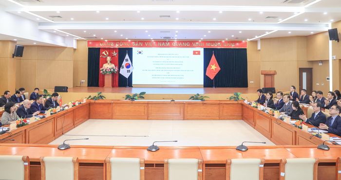 Hội đàm giữa Bộ Xây dựng Việt Nam và Bộ MOLIT Hàn Quốc về hợp tác sâu rộng trong phát triển hạ tầng giao thông, đô thị.