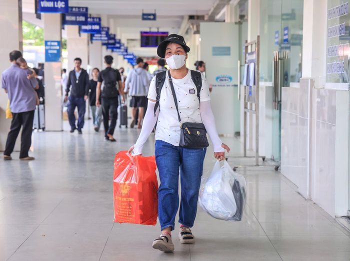 Nhà xe Hào Hương có xe đi Thanh Hóa cho biết, đơn vị đã chuẩn bị đầy đủ xe, sẵn sàng phục vụ trong trường hợp khách tăng đột xuất ở cả 2 chiều, doanh nghiệp cũng đã quán triệt tài xế tuyệt đối không sử dụng rượu bia, giữ an toàn, không nhồi nhét và không tăng giá vé, phục vụ đúng quy định để người dân yên tâm đi lại.