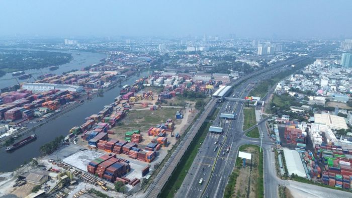 Các chuyên gia cho rằng không thể chỉ xây metro mà cần đồng thời hình thành hệ sinh thái đô thị quanh nhà ga.