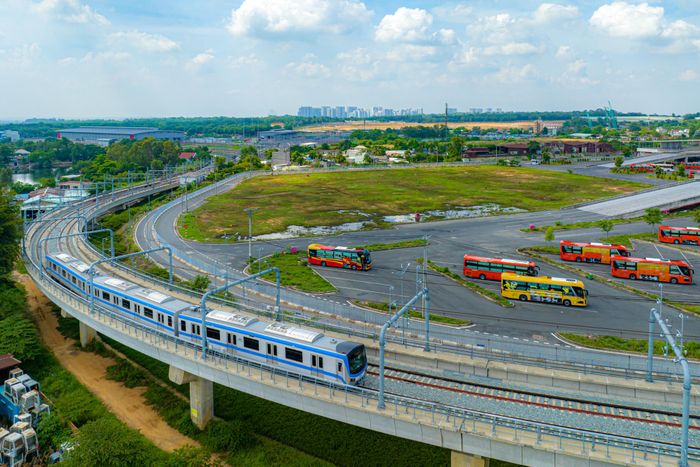 Không gian quanh nhà ga cần tích hợp nhà ở, việc làm, trường học, thương mại, dịch vụ và không gian công cộng để hình thành cộng đồng đô thị.