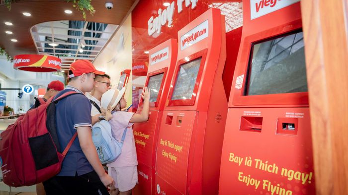 Để hành trình thuận lợi, phía Cảng khuyến khích hành khách check-in online, sử dụng VNeID hoặc kiosk check-in﻿, sinh trắc học để giảm thời gian chờ tại quầy. 
