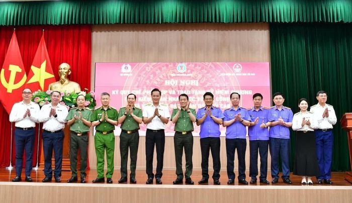 Lãnh đạo Bộ Công an, Viện Kiểm sát nhân dân tối cao, Kiểm toán nhà nước chụp ảnh lưu niệm. Ảnh: KTNN