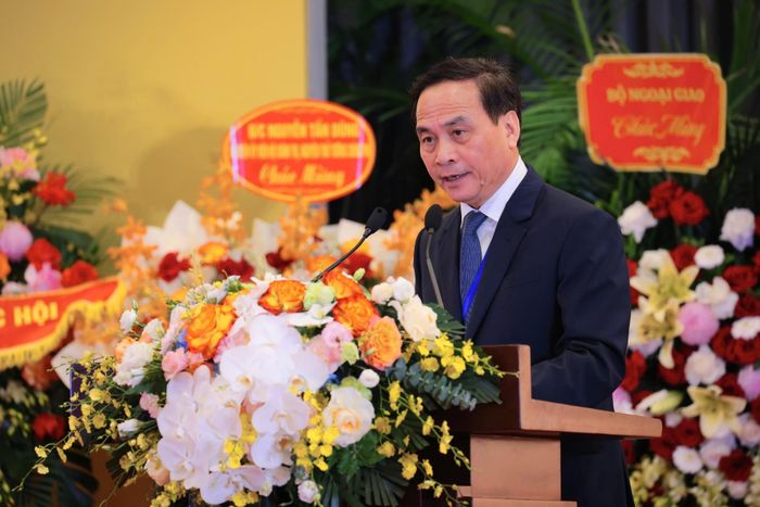 PGS.TS Phạm Ngọc Linh, Phó Chủ tịch Liên hiệp các Hội Khoa học và Kỹ thuật Việt Nam, trình bày Báo cáo chính trị tại Đại hội.