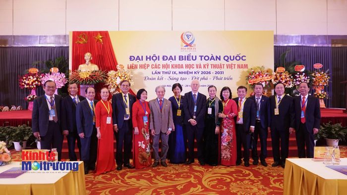 Các đại biểu chụp ảnh lưu niệm tại Đại hội.