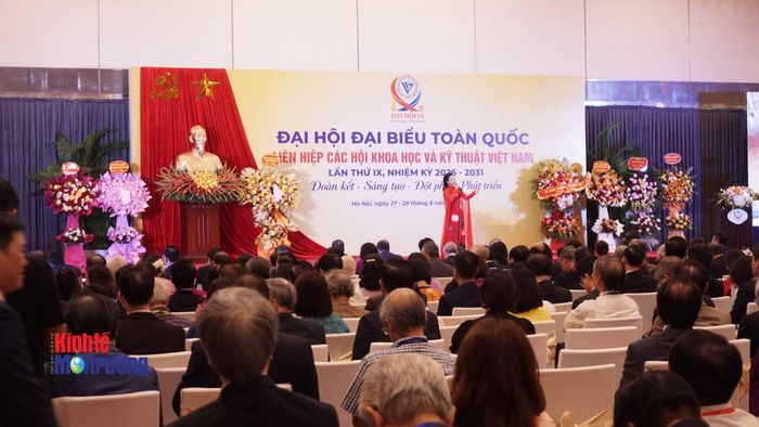 Chương trình văn nghệ chào mừng Đại hội.