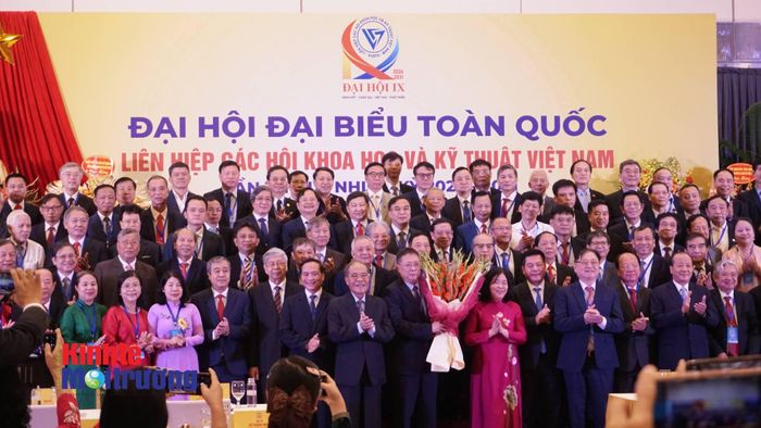 Sau hai ngày làm việc, Đại hội đại biểu toàn quốc Liên hiệp các Hội KH&KT Việt Nam đã hoàn thành tất cả các nội dung chương trình đề ra và đã thành công rất tốt đẹp.