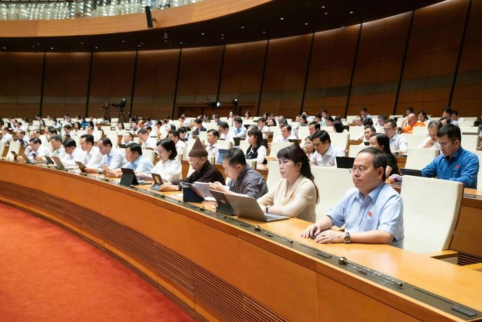 Đoàn ĐBQH tỉnh Quảng Ninh tham dự phiên làm việc toàn thể tại Hội trường. Ảnh: Q.Ninh