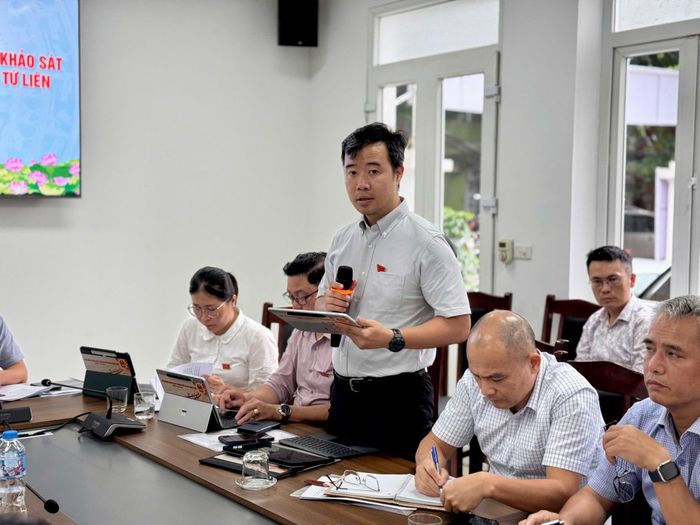 Thành viên đoàn khảo sát phát biểu. Ảnh: P.Long
