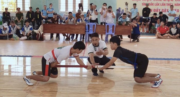 Màn so tài hấp dẫn môn đẩy gậy