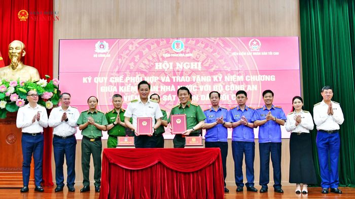 Bộ trưởng Bộ Công an, Đại tướng Lương Tam Quang và Tổng Kiểm toán Nhà nước Nguyễn Hữu Nghĩa ký Quy chế phối hợp