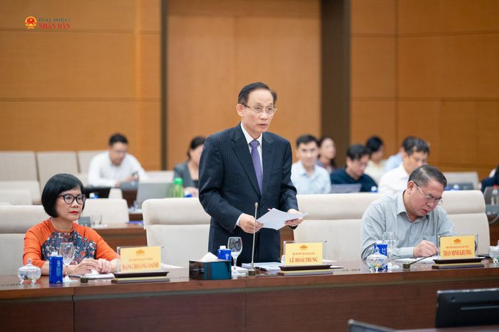 Bộ trưởng Bộ Ngoại giao Lê Hoài Trung trình bày Tờ trình dự án Luật Thỏa thuận quốc tế (sửa đổi)