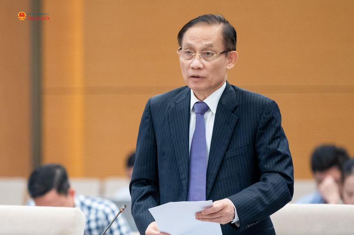 Bộ trưởng Bộ Ngoại giao Lê Hoài Trung trình bày Tờ trình dự án Luật Thỏa thuận quốc tế (sửa đổi)