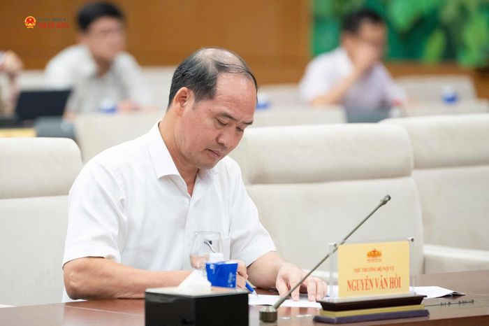 Đại biểu dự phiên họp