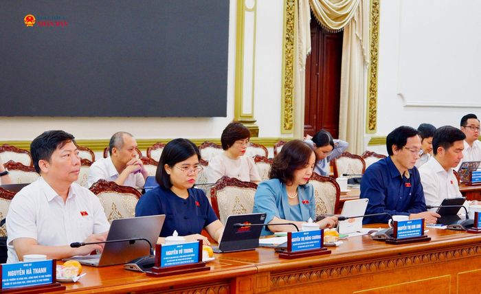 Thành viên Đoàn khảo sát tại cuộc làm việc