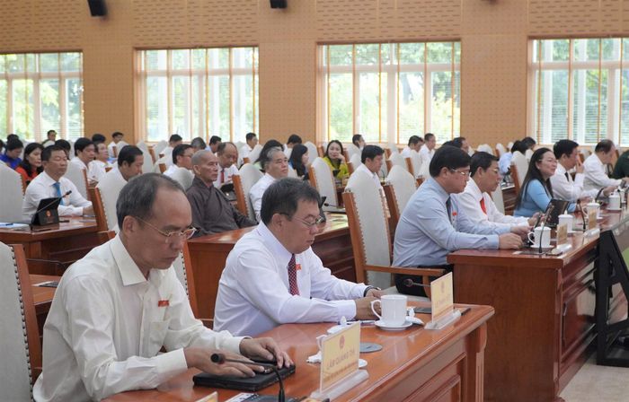 Kỳ họp xem xét thông qua nhiều nghị quyết quan trọng về đầu tư phát triển kinh tế - xã hội tỉnh An Giang