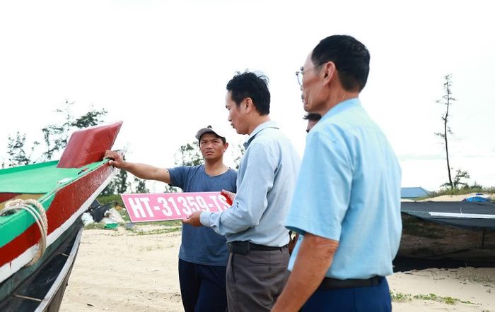 Công tác số hoá tàu cá, trích xuất nguồn gốc thuỷ sản được tỉnh Hà Tĩnh chú trọng trong nỗ lực gỡ "thẻ vàng".