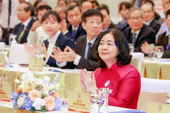 Đồng chí Bùi Thị Minh Hoài, Chủ tịch Ủy ban Trung ương MTTQ Việt Nam dự và phát biểu chỉ đạo Đại hội.