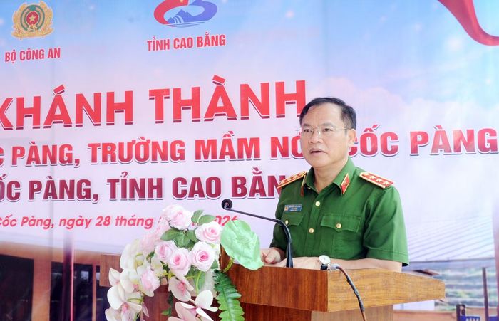 Thứ trưởng Nguyễn Văn Long phát biểu tại Lễ khánh thành Trường Mầm non Cốc Pàng.