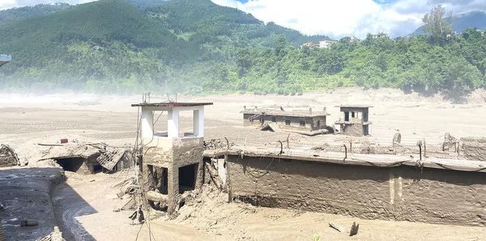 Cơ quan Điện lực Nepal (NEA) cho biết 6 nhà máy thủy điện và 1 nhà máy điện mặt trời đã bị hư hại trực tiếp do lũ lụt, trong khi điện năng sản xuất từ các dự án thủy điện bị ảnh hưởng khác đã bị ngắt khỏi lưới điện quốc gia. Nguồn: Repulica