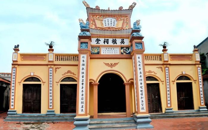 Nhà thờ họ Ngô ở làng Mui - thôn An Duyên, xã Chương Dương, thành phố Hà Nội, một ngôi làng có bề dày lịch sử - nơi lưu giữ bao lớp trầm tích văn hóa qua tháng năm.