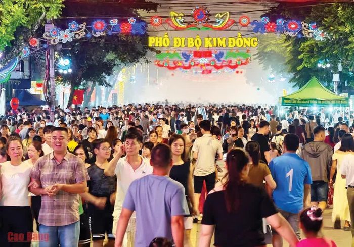 Du khách đến Cao Bằng tăng cao trong dịp Lễ Quốc khánh 2/9.