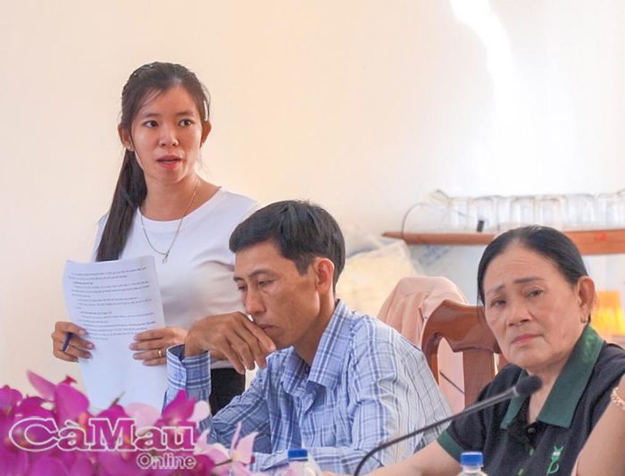 Đại diện các ấp đóng góp ý kiến nhằm triển khai các dự án đạt hiệu quả.