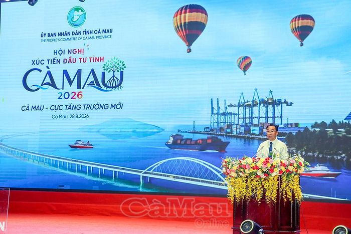 Phó Bí thư Tỉnh uỷ, Chủ tịch UBND tỉnh Cà Mau Lữ Quang Ngời phát biểu khai mạc hội nghị.