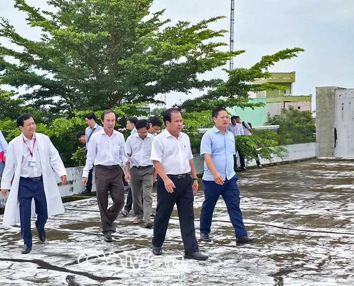  Phó Chủ tịch UBND tỉnh Nguyễn Minh Luân khảo sát thực tế tại Bệnh viện Sản - Nhi Cà Mau.