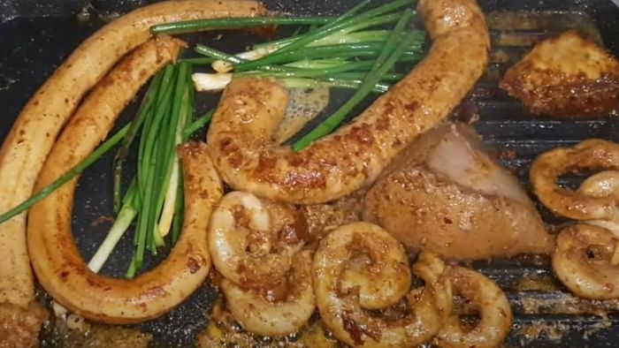 Lòng bò thường ở trong các quán ăn, nhà hàng