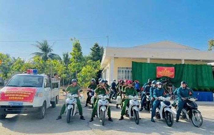 Công an xã Tân An luôn sát cánh cùng lực lượng tham gia bảo vệ an ninh trật tự ở cơ sở để giữ bình yên cho Nhân dân